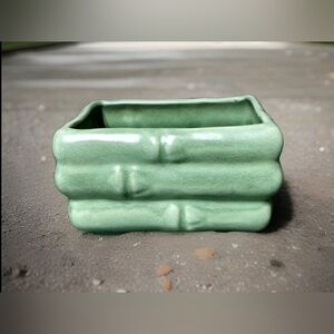 UNIQUE CAMARK DELUXE ARTWARE POTTERY  BAMBOO MOTIF PLANTER LABEL Geranium Green